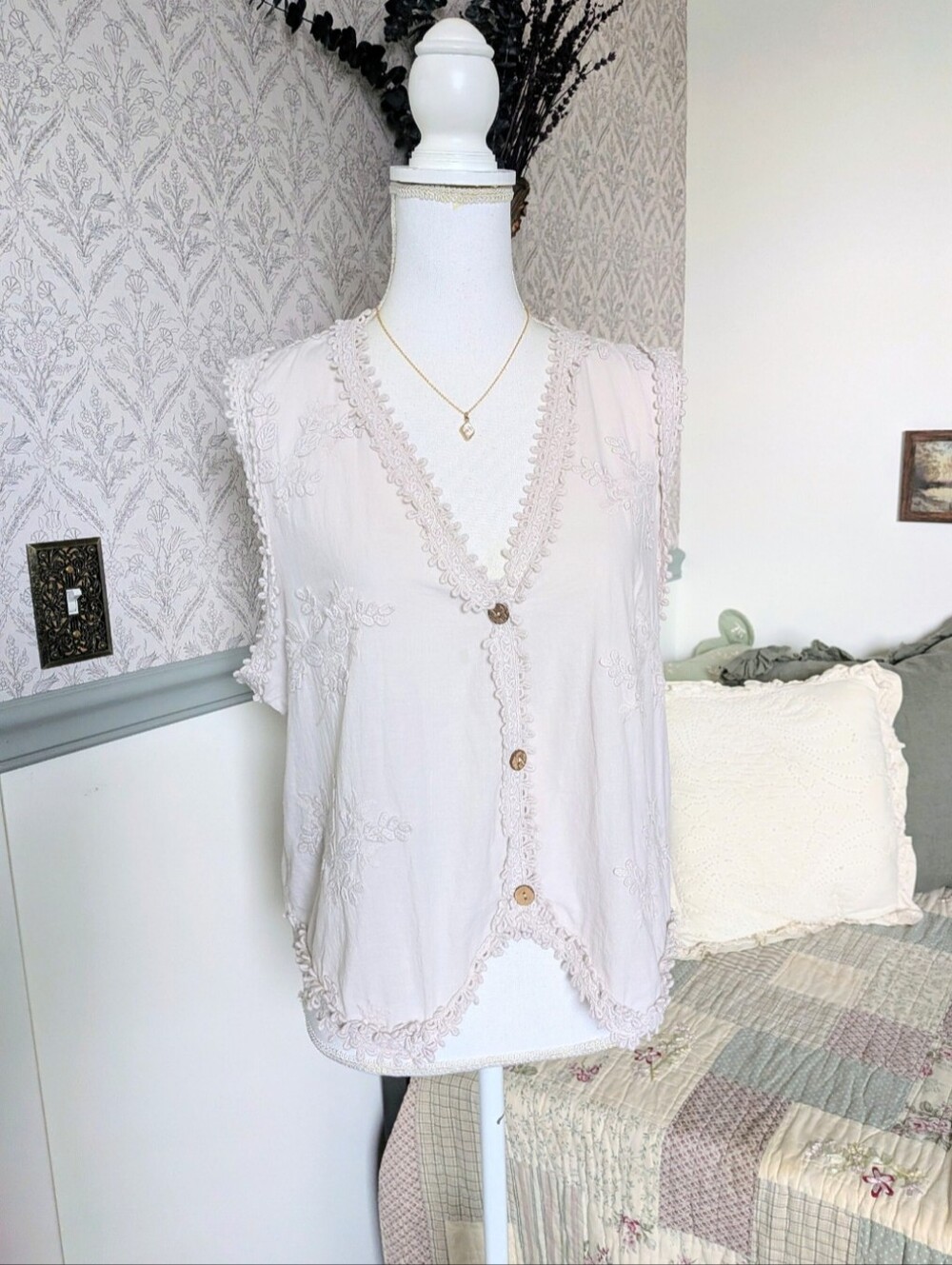 New Co Paris Embroidered Cotton Lace Trim Boho Vest Stone L
